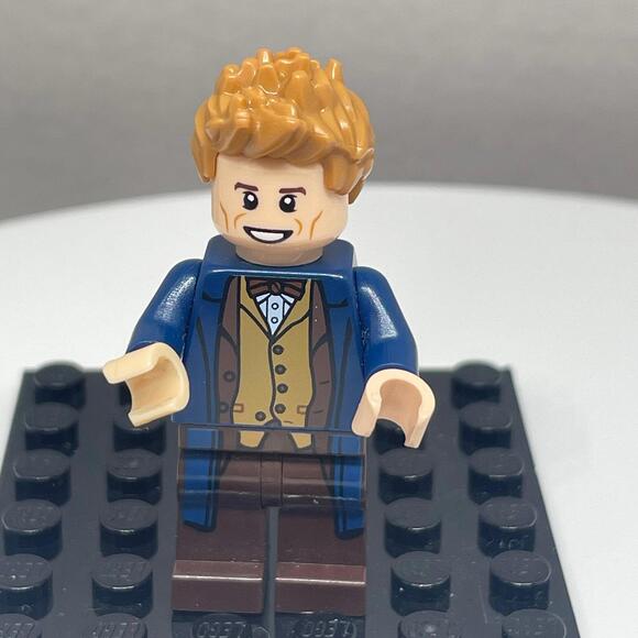 Lego Diminsions dim034 Newt Scamander Minifigure - Fantastic Beasts - Picture 1 of 4